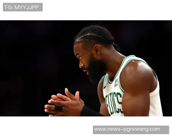 杰伦布朗高效表现三分球火力全开助力球队获胜