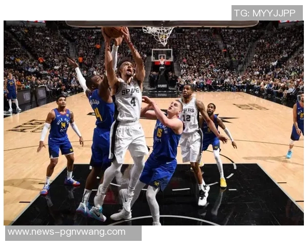 马祖拉称怀特攻防两端始终保持一致努力与能量展现出色表现 马祖拉称怀特攻防两端始终保持一致努力与能量展现出色表现